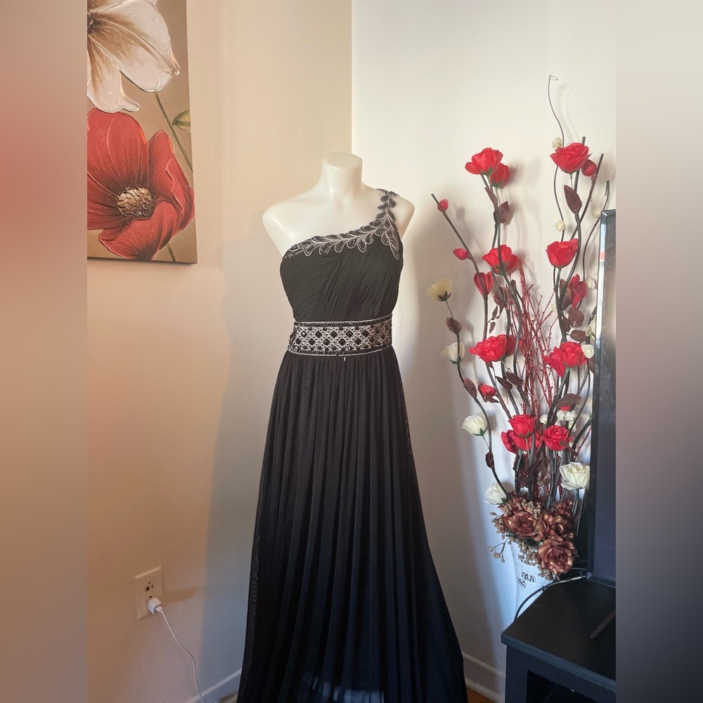 Evening length | Sparkle belt under bust | One shoulder | Evening Dress